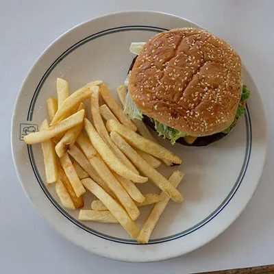 Alimentos y bebidas